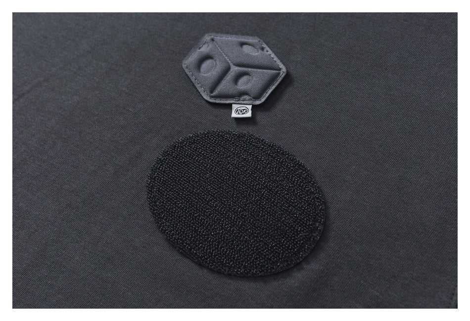 【URBANEST】dice patch casual relaxed t-shirt 1color 【UN0202】