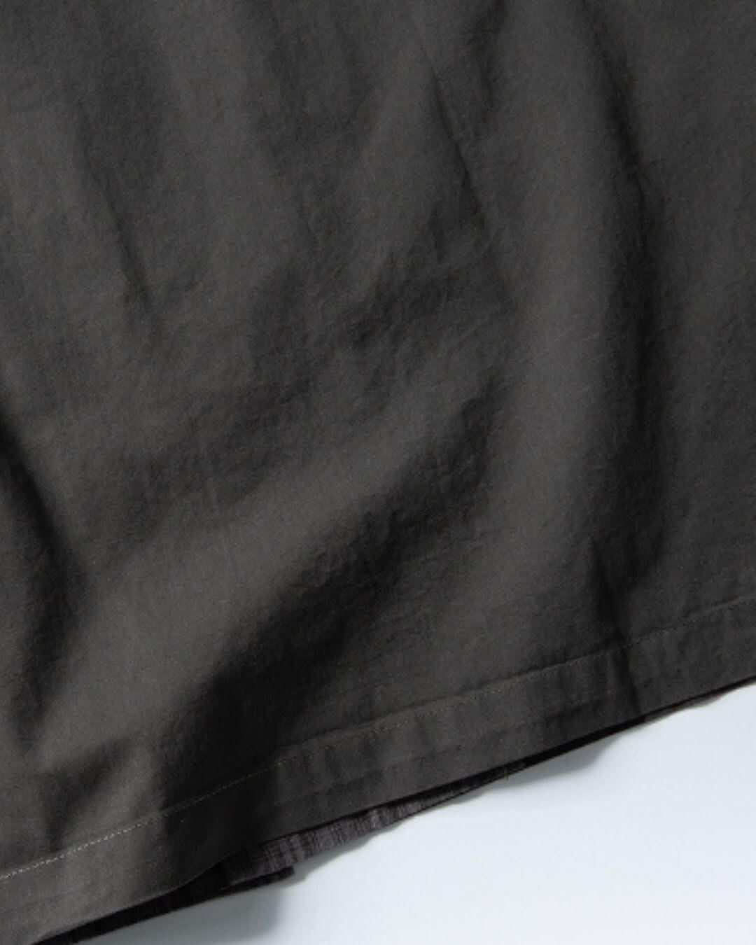 【URBANEST】チェック柄切り替えノーカラー半袖シャツ 2color UN0089