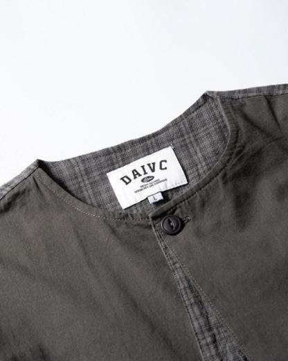 【URBANEST】チェック柄切り替えノーカラー半袖シャツ 2color UN0089